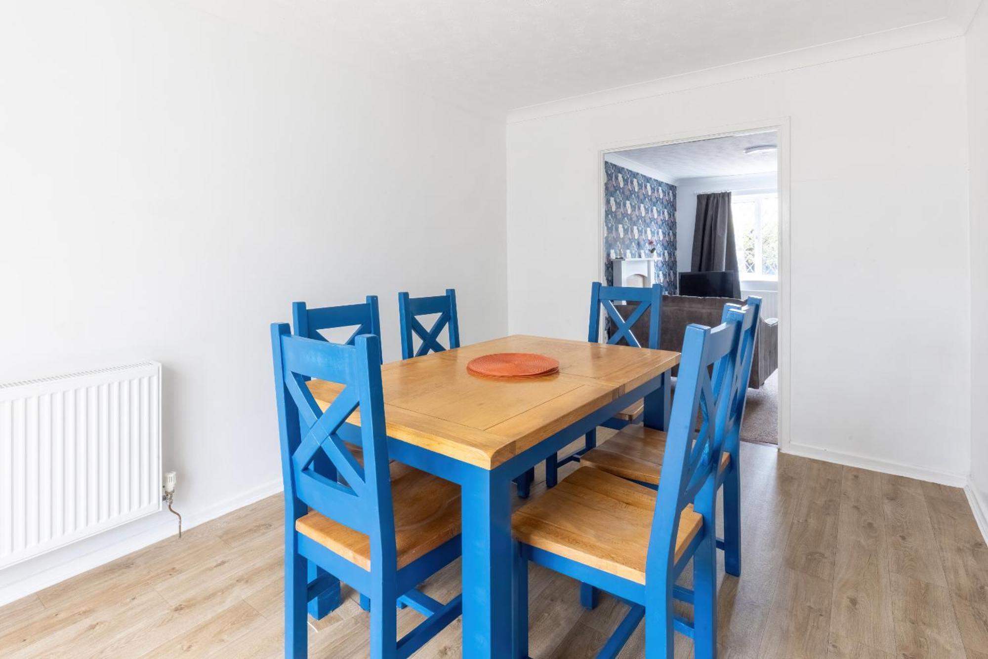 The Conifers Large Detached Home With Off Street Parking Witney Exteriér fotografie